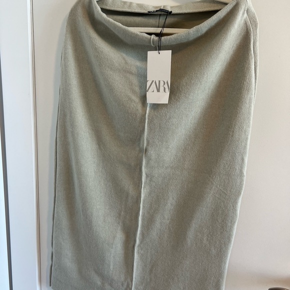 Zara Sweater + Skirt Set - Picture 2 of 2